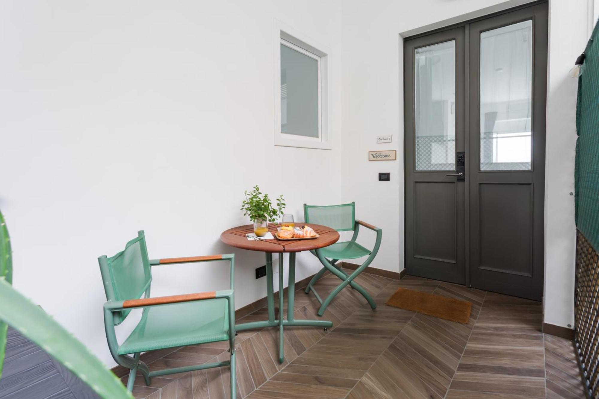Archihouse Suites Naples Extérieur photo